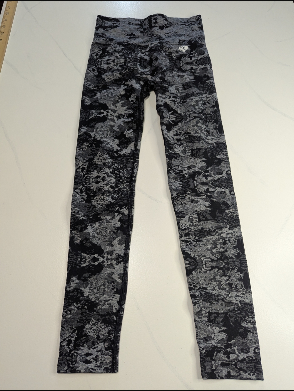 Women's Best CAMO Seamless Leggings in Black/Gray, Women's Size S